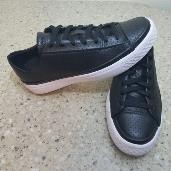 Converse All Star Chuck Taylor Men 7/ Women 8.5 - Picture 2 of 7